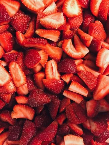 Benefits of strawberry for teeth
