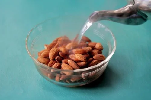 Benefits of soaked almonds for weight loss