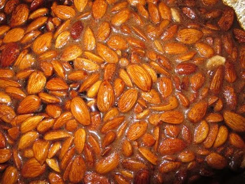 Benefits of soaked almonds for women