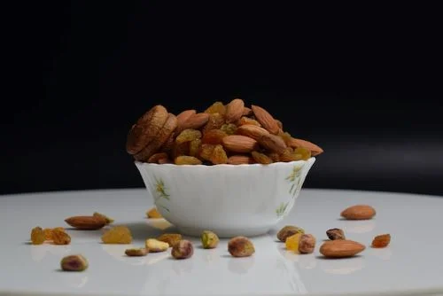 Benefits of soaked almonds with skin