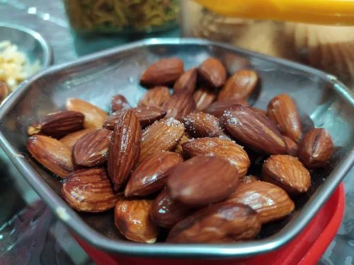 What Are Soaked Almonds